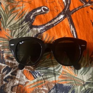 RayBan Sunnies!